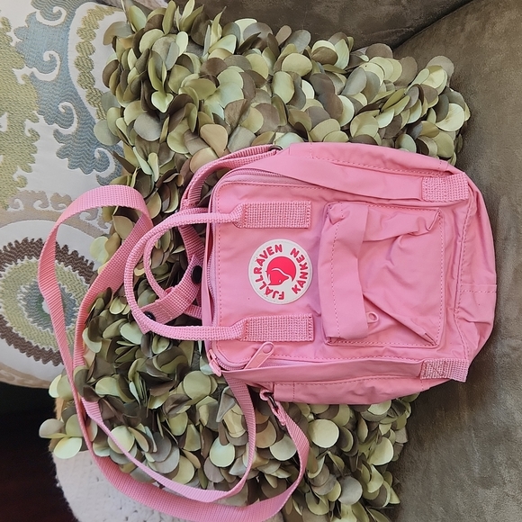 Fjallraven Handbags - Brand New Fjallraven Pink Crossbody
